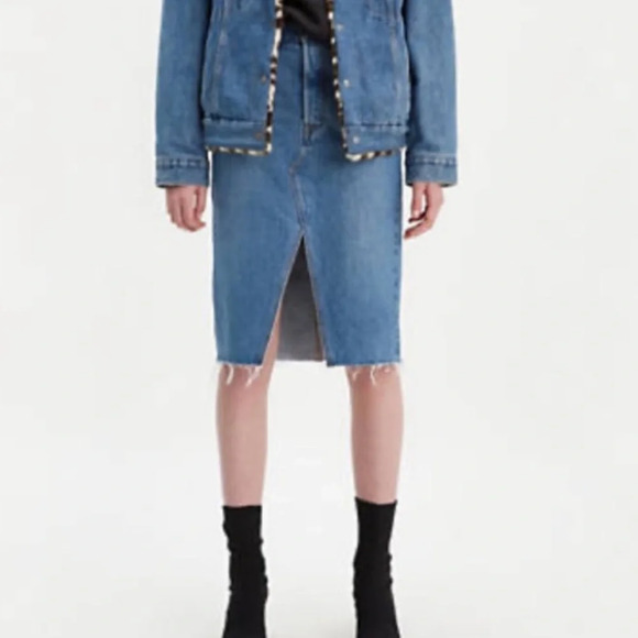 Levi’s Destructed Slit Denim Midi Skirt Size 29 - Picture 5 of 5